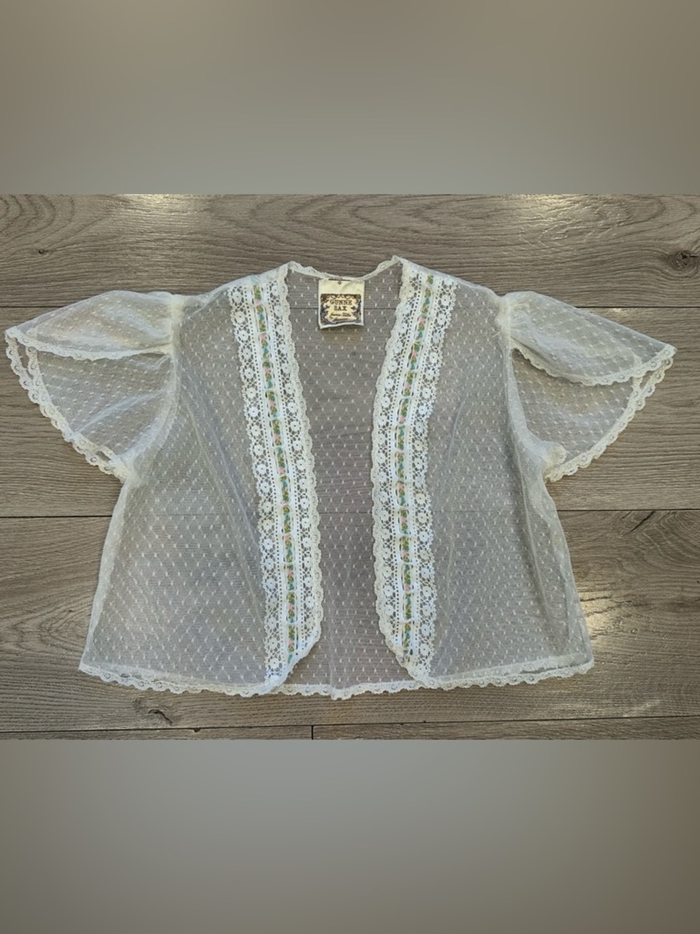 RARE Vintage 70s Gunne Sax "Jeunes Filles" Ivory Sheer Lace Top with flowerTrim